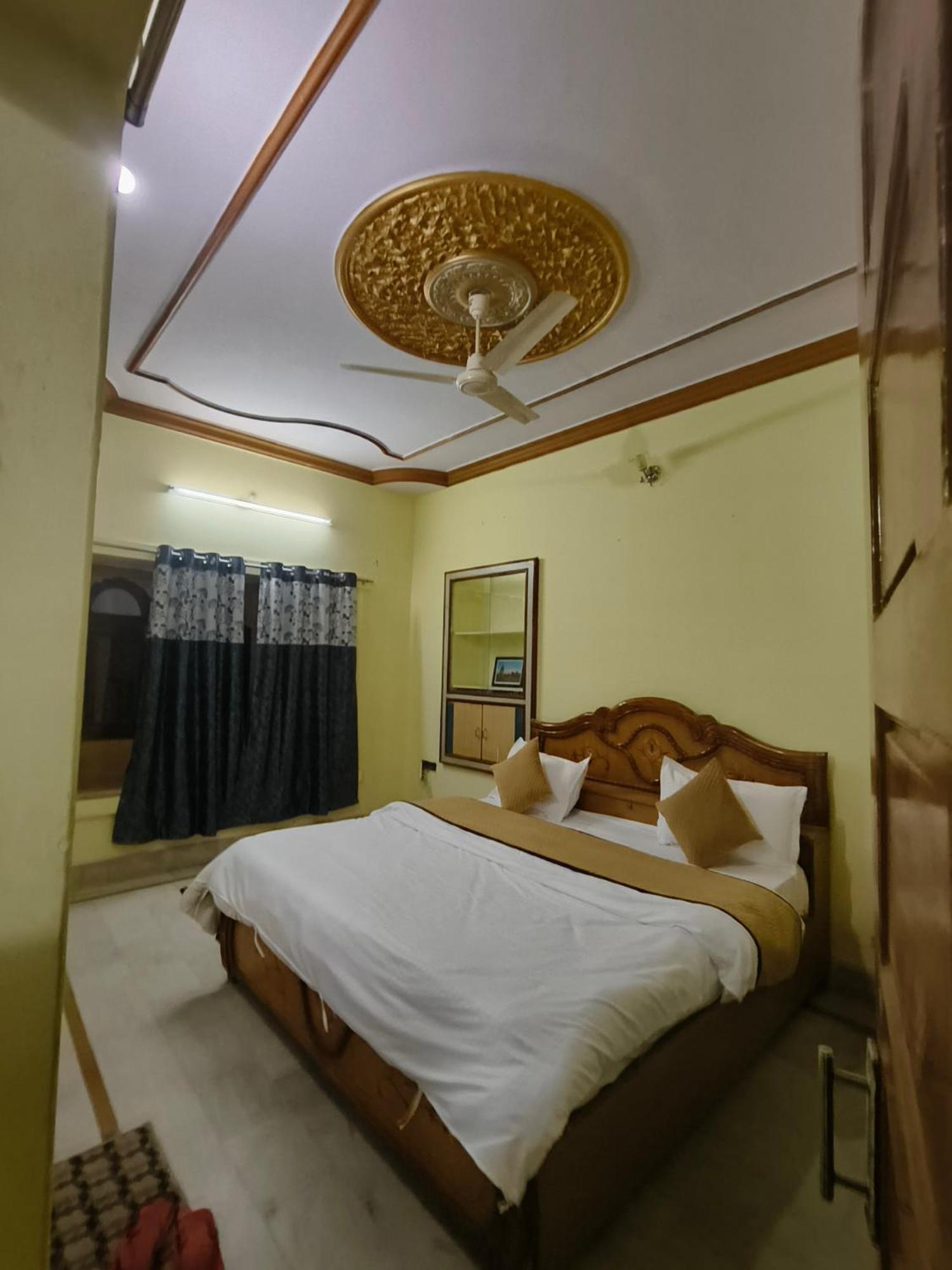 Hotel Navodaya Jaisalmer Bagian luar foto